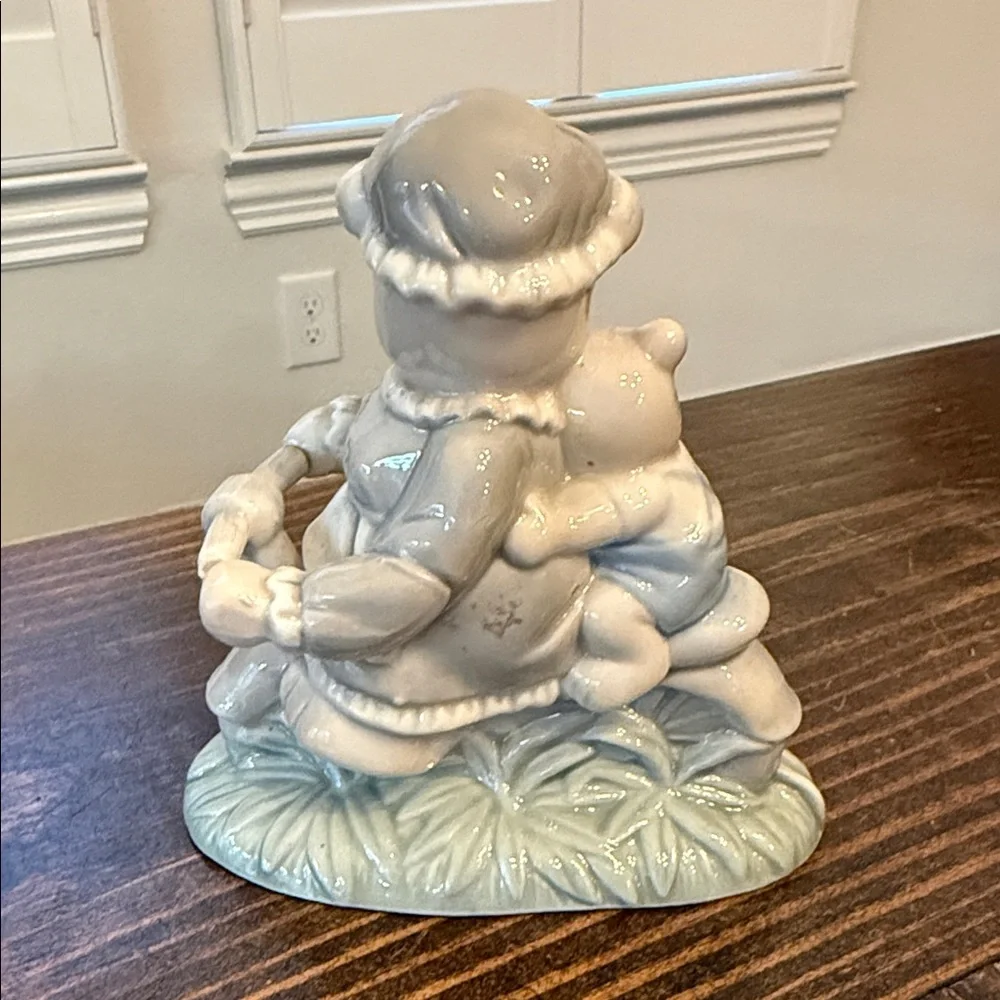 Charming Ceramic Bear Duo Figurine - Gray and Cream